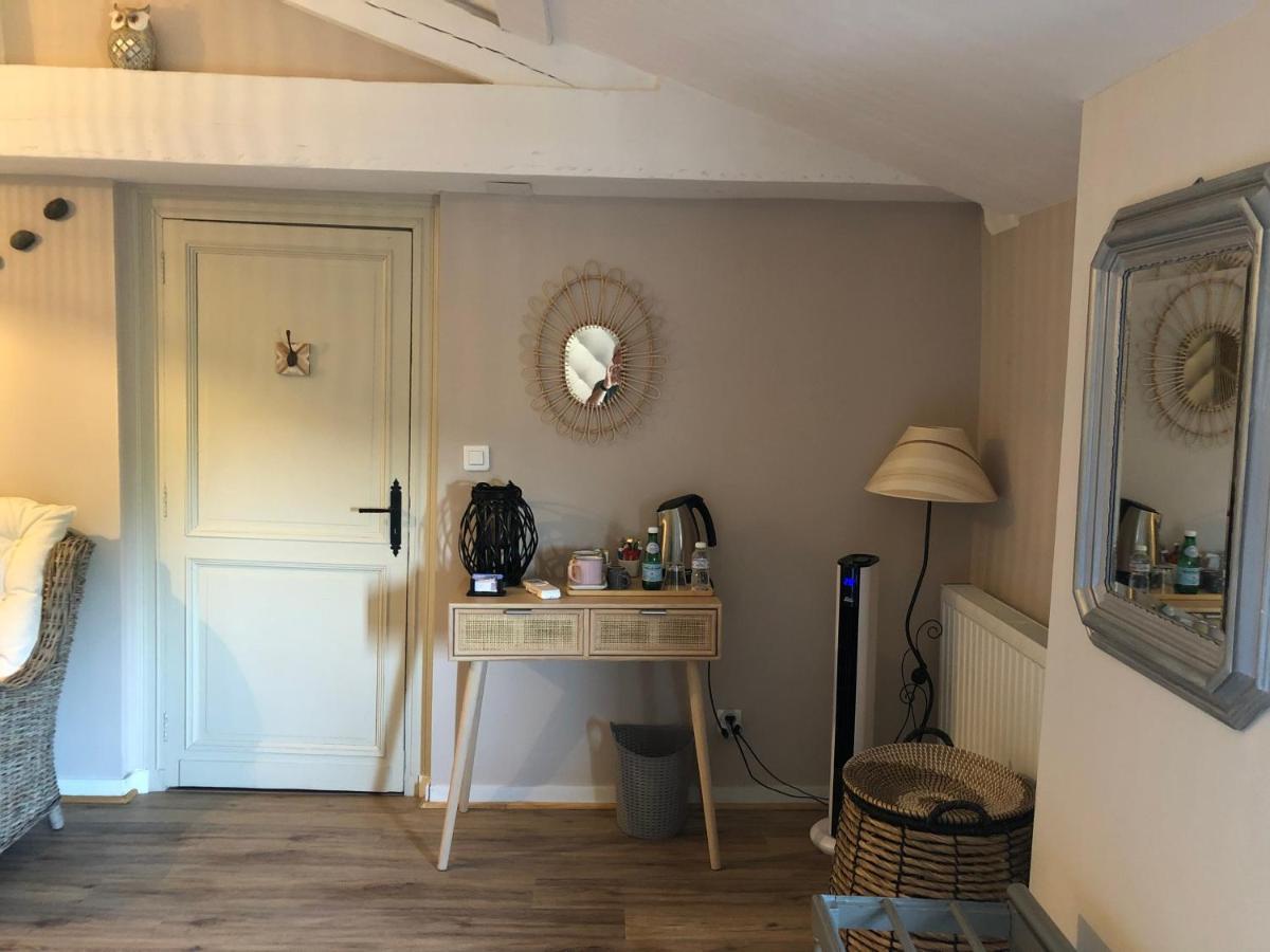 Le Numero 15 Saint-Seurin-sur-l'Isle Bagian luar foto